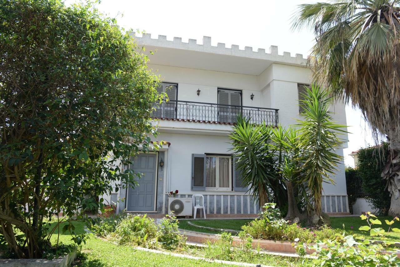 Апартаменты Patras White Castle Экстерьер фото